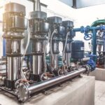 Pompy dozujące chemikalia – precyzyjne sterowanie w przemyśle wodnym