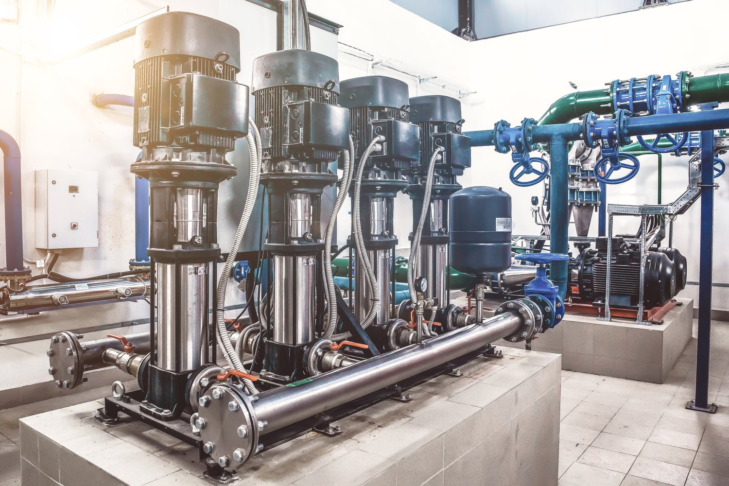 Pompy dozujące chemikalia – precyzyjne sterowanie w przemyśle wodnym
