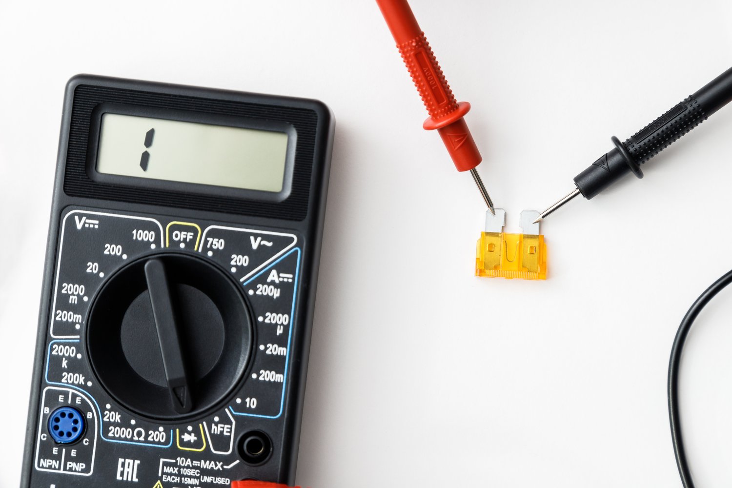 Jak wybrać najlepsze urządzenia pomiarowe do prac elektryczno-hydraulicznych