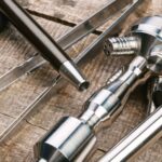 Profesjonalne systemy mocowania rur – porady dla instalatorów