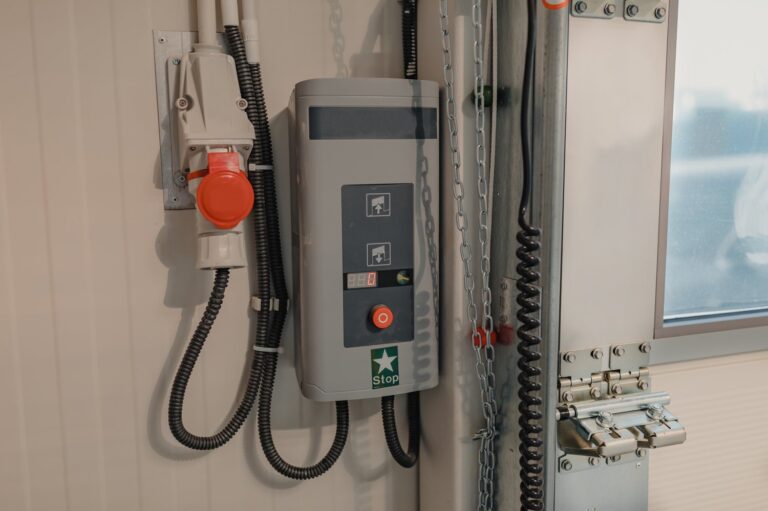 Jak wybrać odpowiednią rozdzielnicę elektryczną do Twojego domu