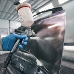 Czym różni się farba do metalu od farby uniwersalnej?