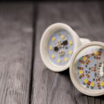 Czym różni się oświetlenie LED od tradycyjnego? Porównanie kosztów i wydajności