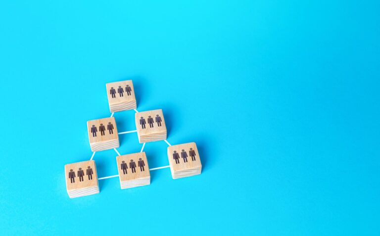 Czym się różni złączka zaciskowa od lutowanej? Porównanie metod łączenia przewodów