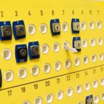 Jak prawidłowo podłączyć lampkę kontrolną w rozdzielnicy domowej?