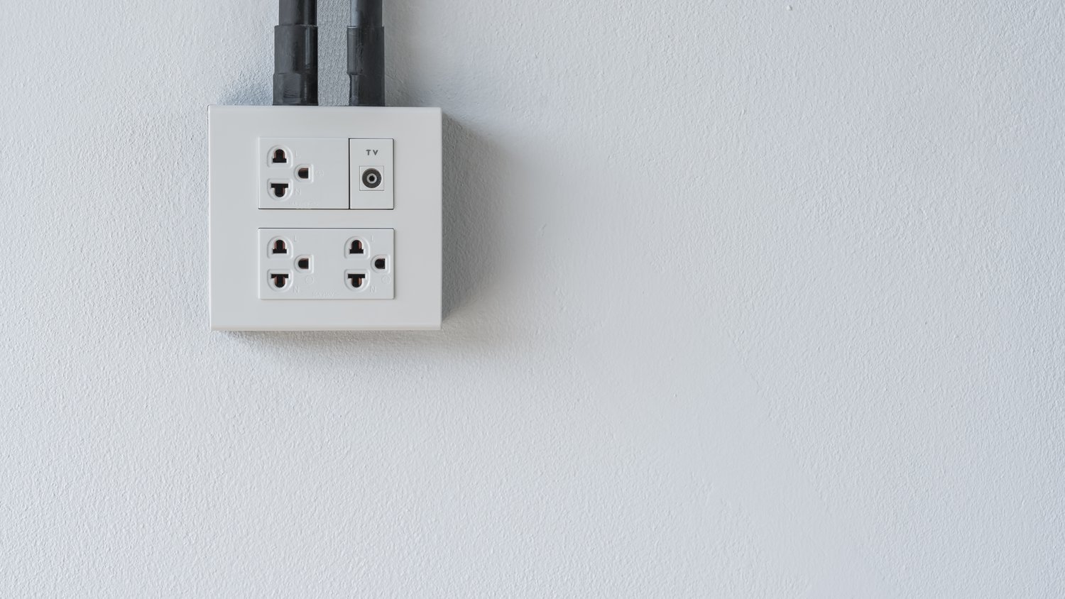 Jak wybrać odpowiednie gniazda elektryczne do swojego domu lub biura