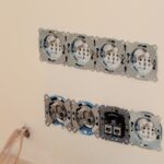 Jak wybrać odpowiednie łączniki jednobiegunowe do instalacji elektrycznej