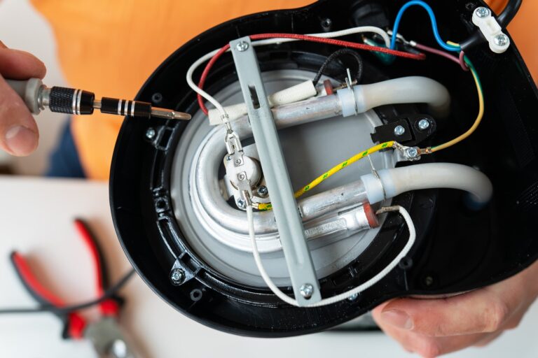 Jak wymienić element grzejny w bojlerze elektrycznym?