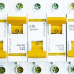 Jak wybrać odpowiedni bezpiecznik B16 dla instalacji elektrycznej