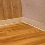 Czym się różni listwa przypodłogowa od listwy wykończeniowej?