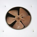 Do czego służy klapa zwrotna w przewodzie wentylacyjnym?