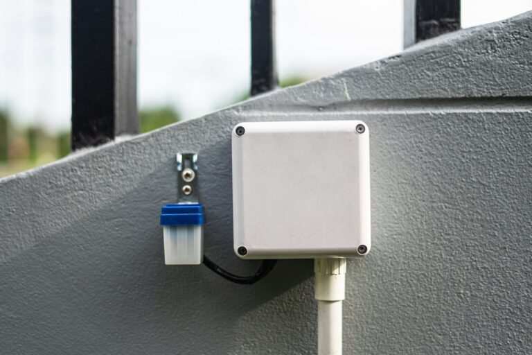 Jak prawidłowo zamontować czujnik zalania w kotłowni domowej?