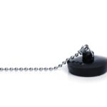 Jak prawidłowo zamontować korek spustowy w wannie?