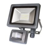 Jak prawidłowo zamontować lampę zewnętrzną z czujnikiem zmierzchu?