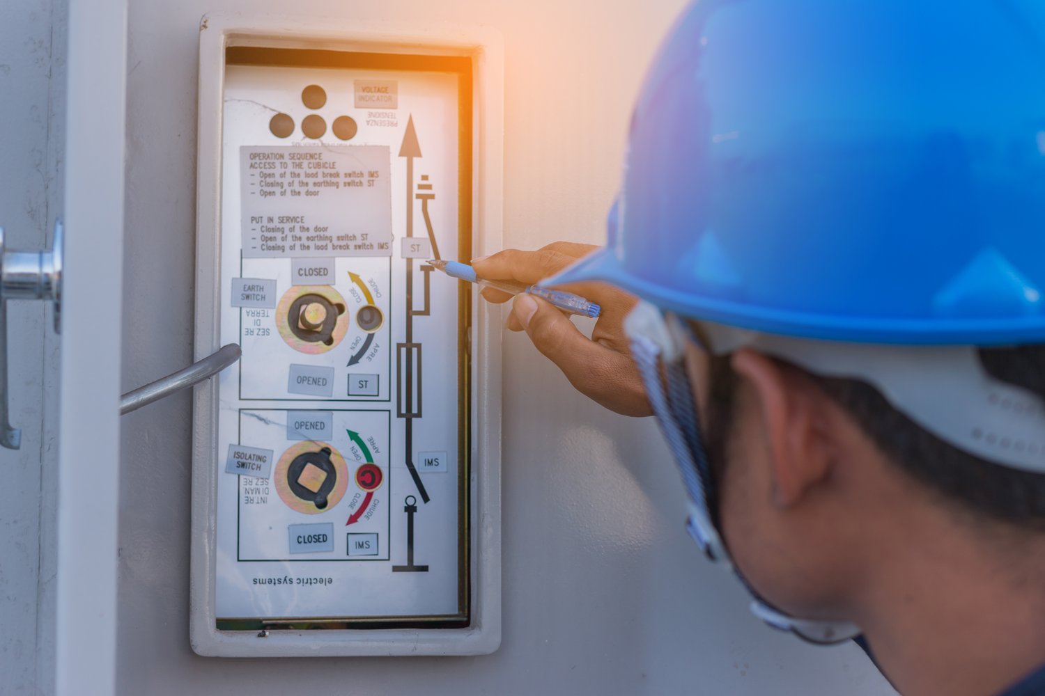 Jak wybrać odpowiednie zabezpieczenia elektryczne dla Twojej instalacji