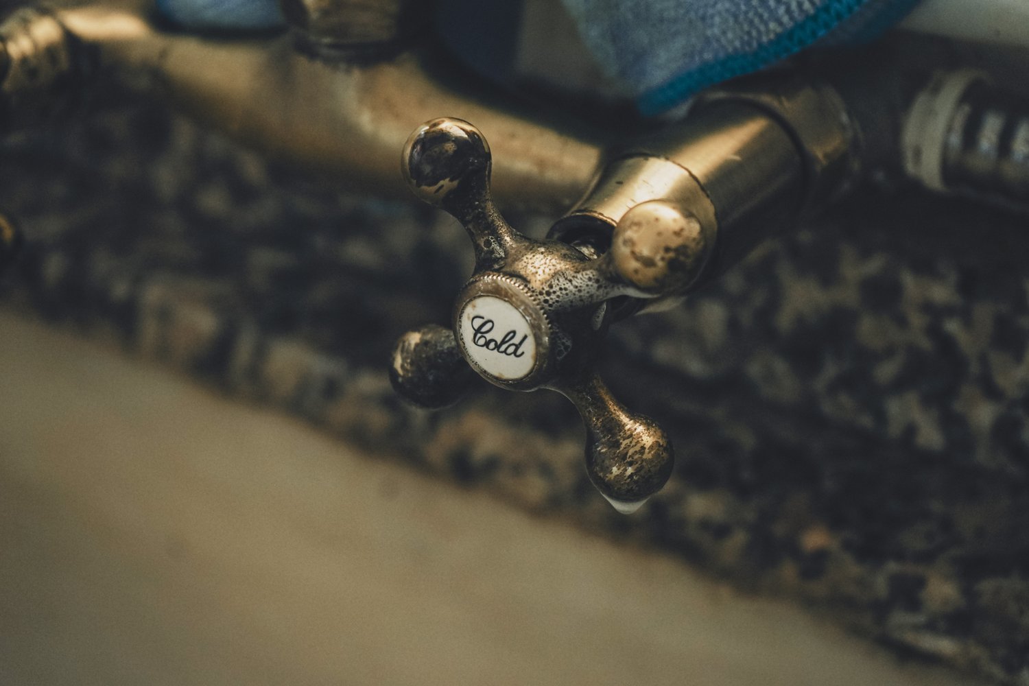 Jak wymienić uszczelkę w zaworze odcinającym przy wodomierzu?