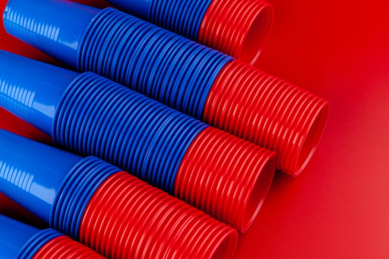 Czym różni się rura kanalizacyjna od rury deszczowej w kolorze?