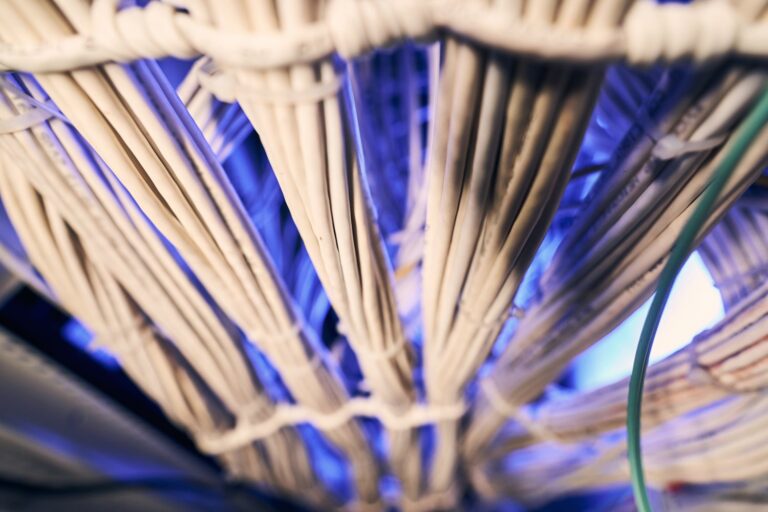 Jak wybrać odpowiedni przekrój przewodu do oświetlenia LED?